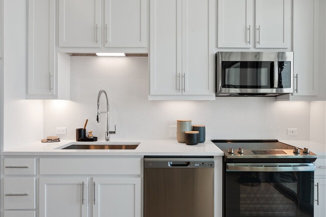 Building Photo - Whitley