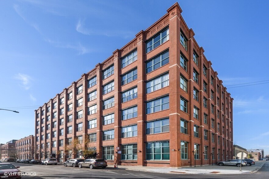 Primary Photo - 312 N May St