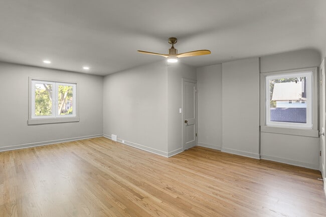 Building Photo - 351 Jefferson Ave