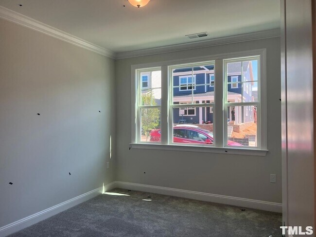 Building Photo - 365 Natsam Wds Wy