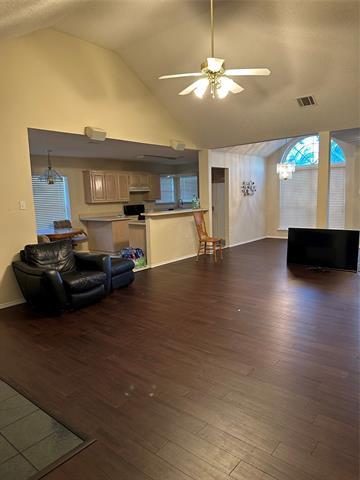 Building Photo - 554 Valley View Dr