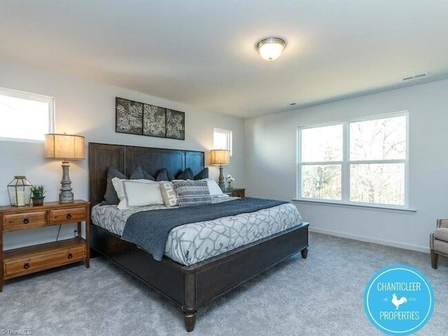 Building Photo - 1313 Achonechy Trl