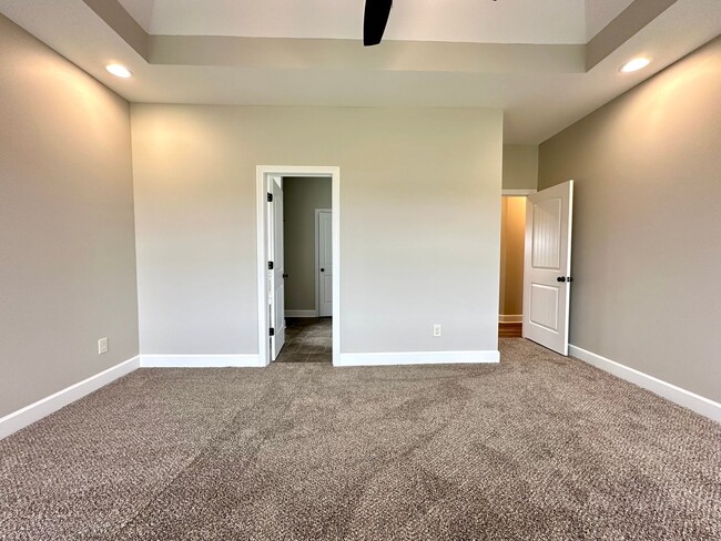 Building Photo - 1093 Henry Pl Blvd