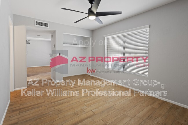 Building Photo - 938 E Villa Maria Dr