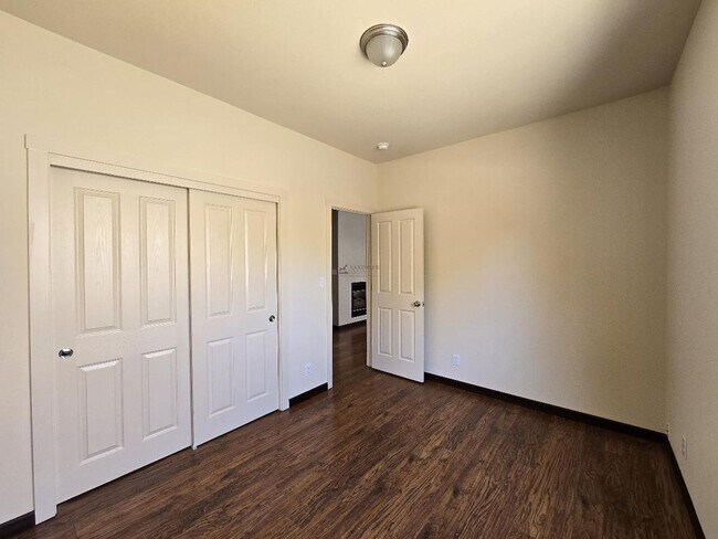 Building Photo - 9 Autumn Light Pl