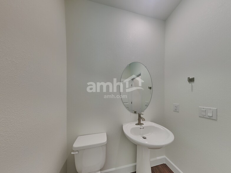 Building Photo - 6138 Theodore St