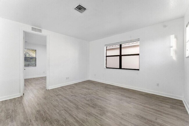 Building Photo - 3841 Aspen Leaf Dr