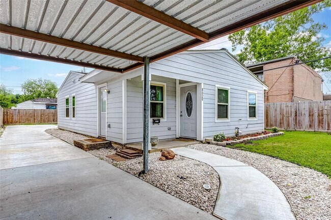 Building Photo - 8020 Bendell Dr