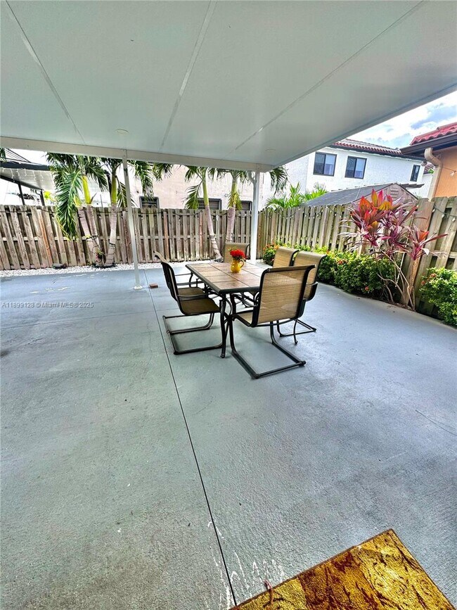Building Photo - 25001 SW 118 Ct