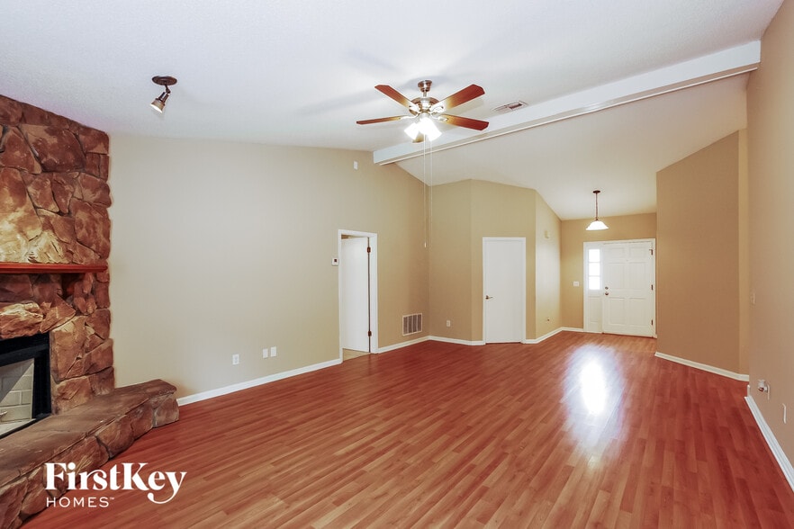 Building Photo - 12439 Autumnbrook Trail E