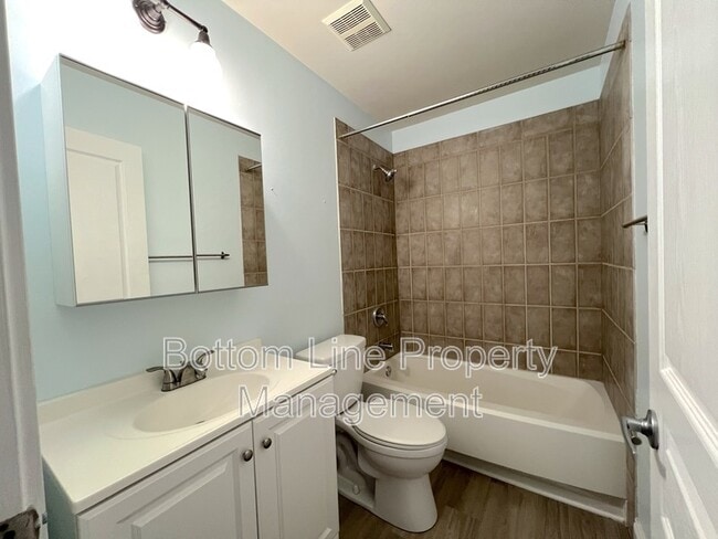 Building Photo - 738 Garden District Dr