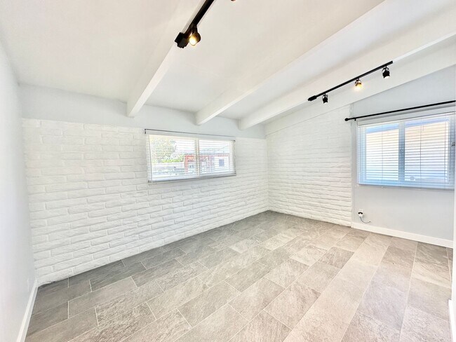 Building Photo - Beautifully Updated & Remodeled Single-Story Country Home with Detached Guest Home Unit on Gated ...