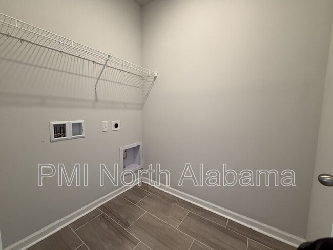 Building Photo - 106 Settlement Dr