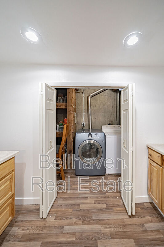 Building Photo - 618 Davidson Dr