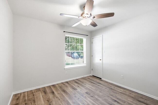 Building Photo - Charming 3 bedroom Home in Hutto!