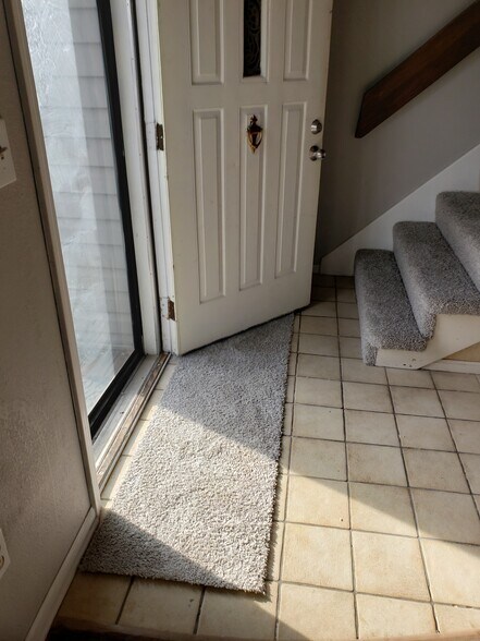 Building Photo - 6 NE 62nd Pl