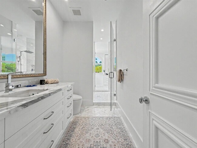 Building Photo - 13689 Deering Bay Dr