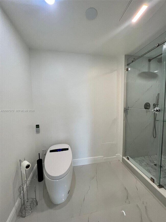 Building Photo - 155 Ocean Ln Dr