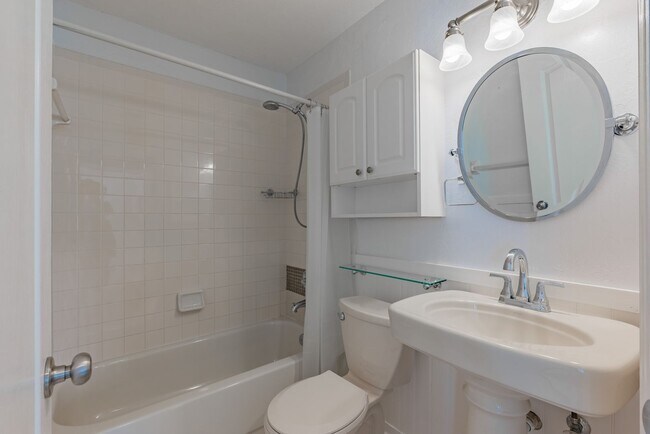 Building Photo - Charming Riverside Heights Rental – Update...