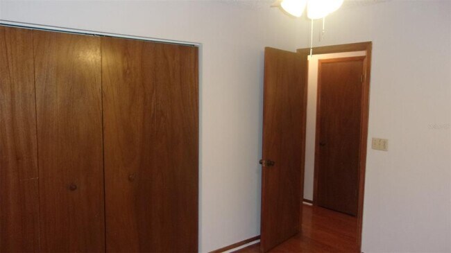 Building Photo - 10015 SW 90th Ct