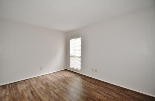 Building Photo - 83 Marabou Pl