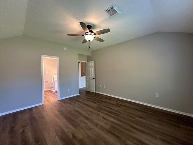 Building Photo - 3031 Valley Ct