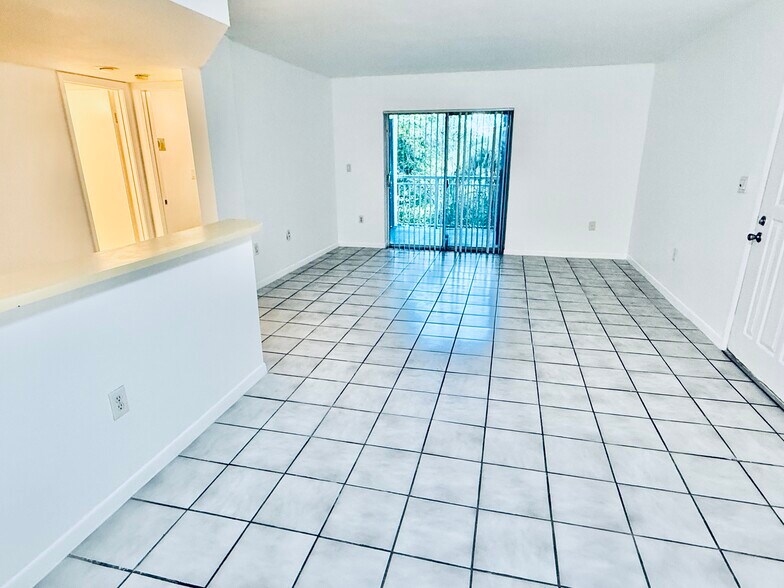 Building Photo - 8520 SW 212th St