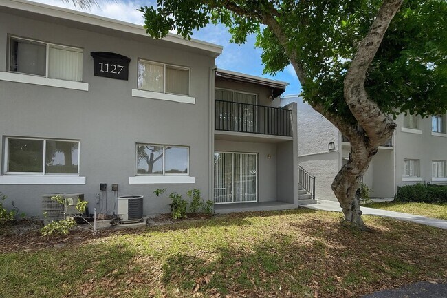 Building Photo - 1127 Lake Terry Dr