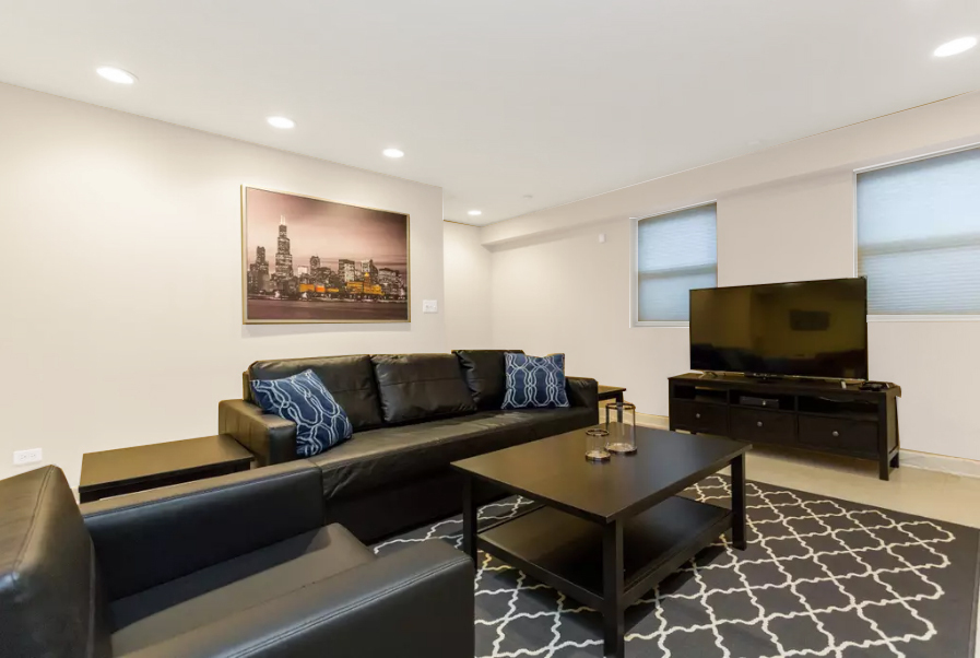 Rec Room - 1814 N Sheffield Ave