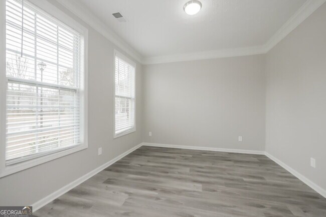 Building Photo - 226 Greenland Dr