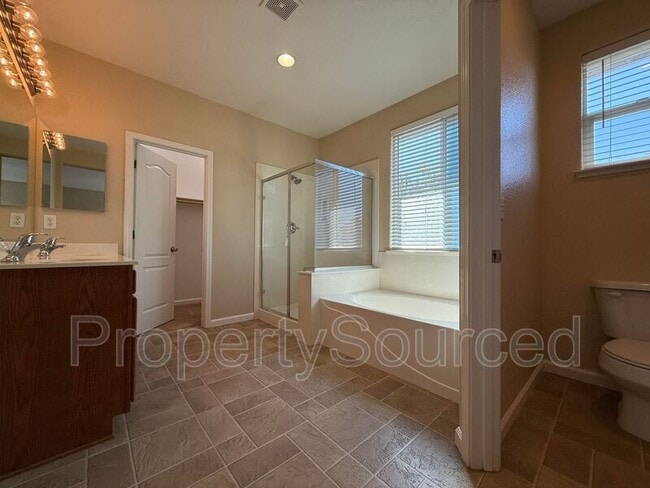 Building Photo - 388 Crescent Moon Dr