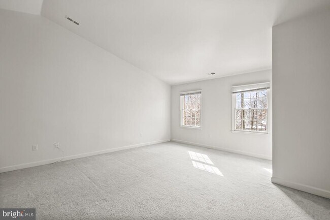 Building Photo - 8330 Westchester Dr