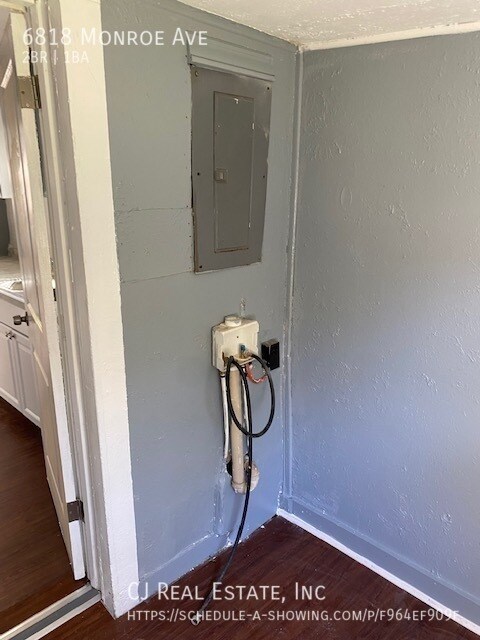 Building Photo - 6818 Monroe Ave