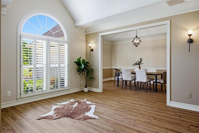 Building Photo - 210 Masters View Ct