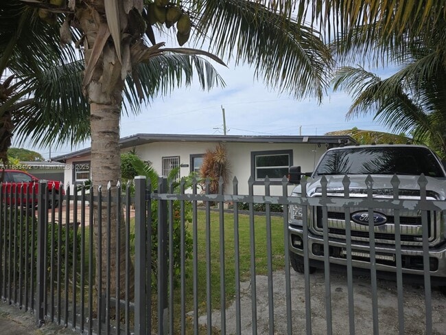 Building Photo - 29005 SW 144th Ct
