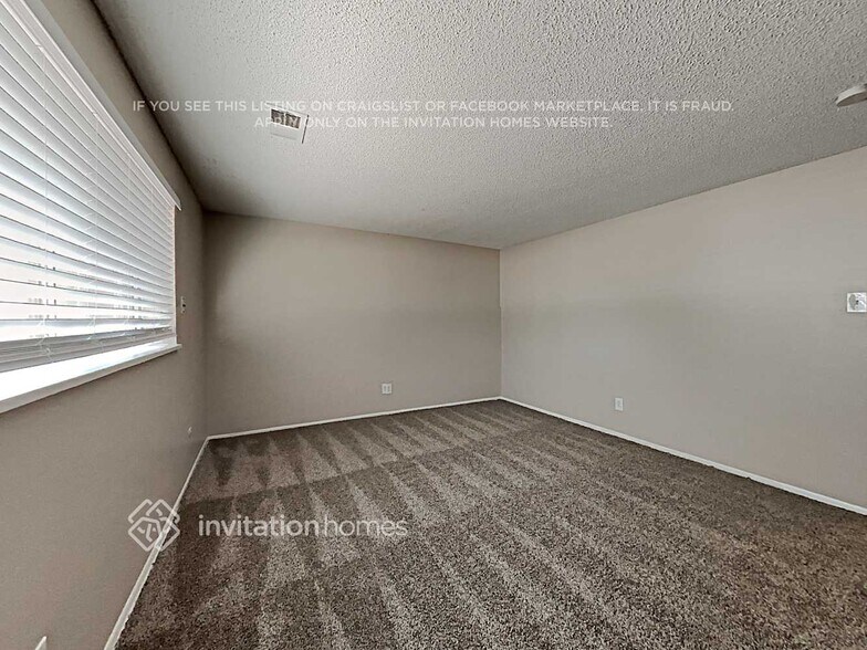 Building Photo - 1597 S Uvalda St