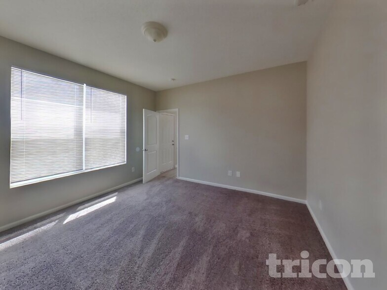 Building Photo - 12675 Old Pond Rd