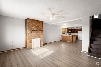 Building Photo - SCORE $500 OFF 1ST MONTH OF RENT! 2 bedroo...