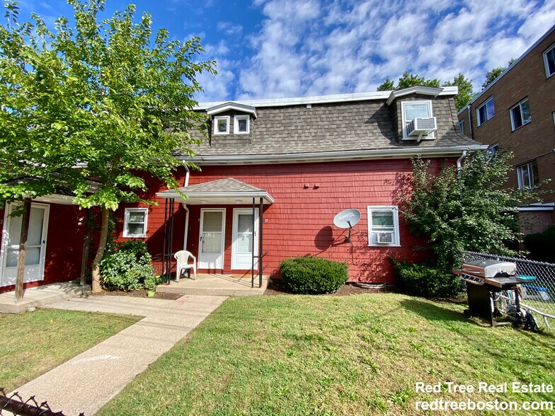 Building Photo - 68 Readville St