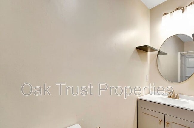 Building Photo - 8335 Weyhill Ct