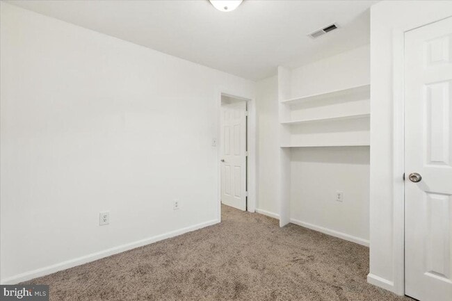 Building Photo - 7201 Fairfield Ct