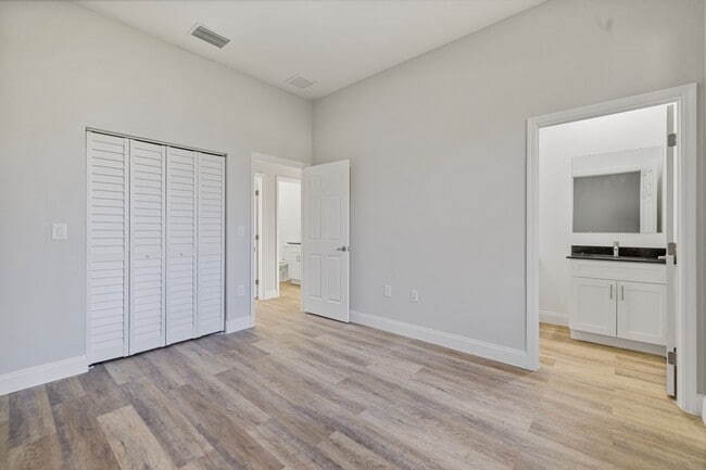Building Photo - 4632 30th St SW