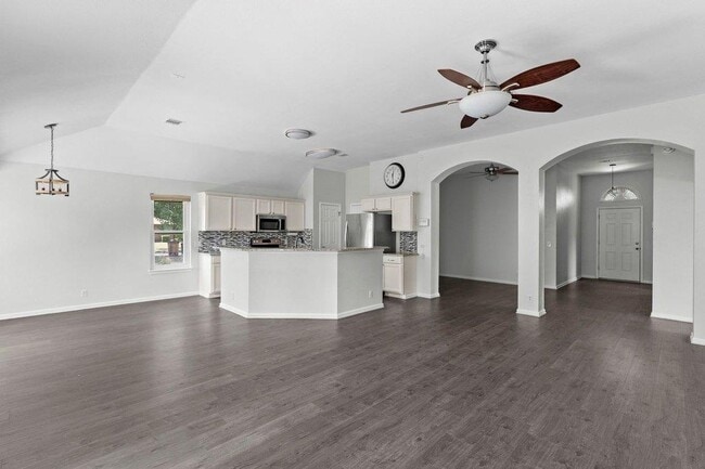 Building Photo - 13213 Villa Park Dr