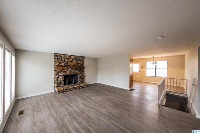 Building Photo - 21264 Royal Dr