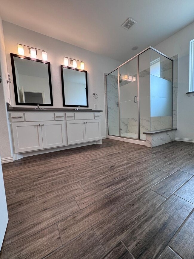 Building Photo - FULLY UPGRADED LUXURY TOWNHOME located in ...