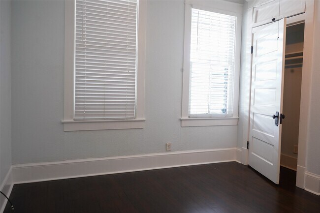 Building Photo - 6424 Central City Blvd