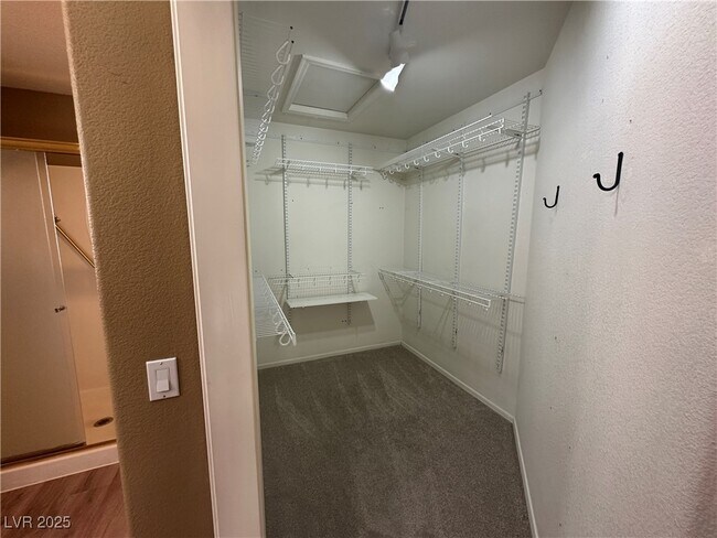 Building Photo - 9945 Bundella Dr