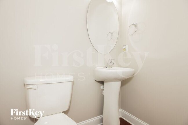 Building Photo - 402 Knothole Ln