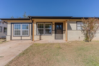 Building Photo - 5250 Durango Dr