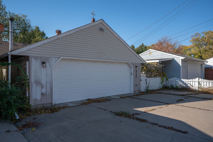 Building Photo - 3748 Perry Ave N